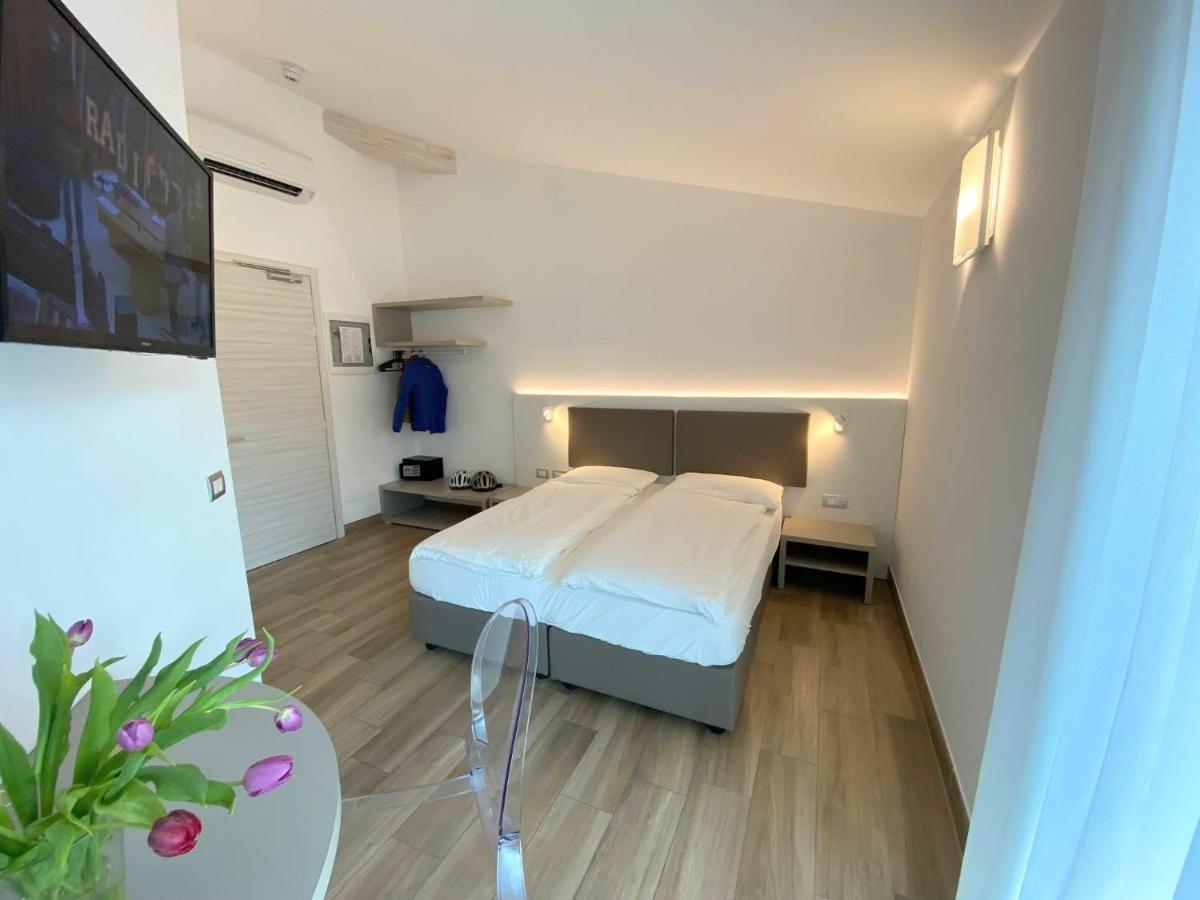 Albergo Garni Francesco Torbole Sul Garda Εξωτερικό φωτογραφία