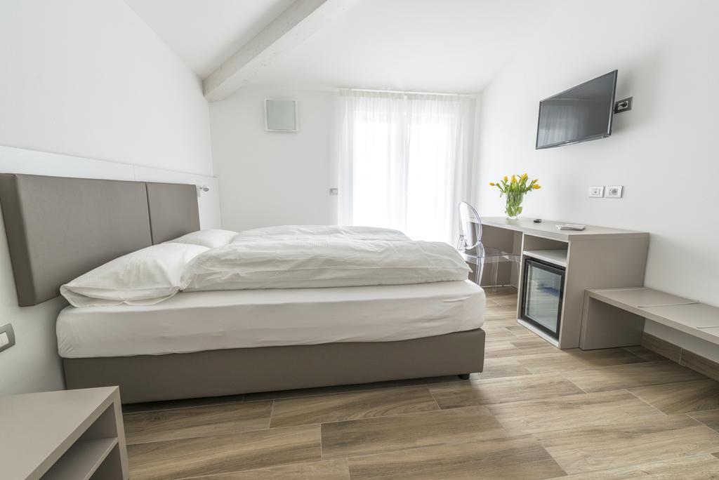 Albergo Garni Francesco Torbole Sul Garda Εξωτερικό φωτογραφία
